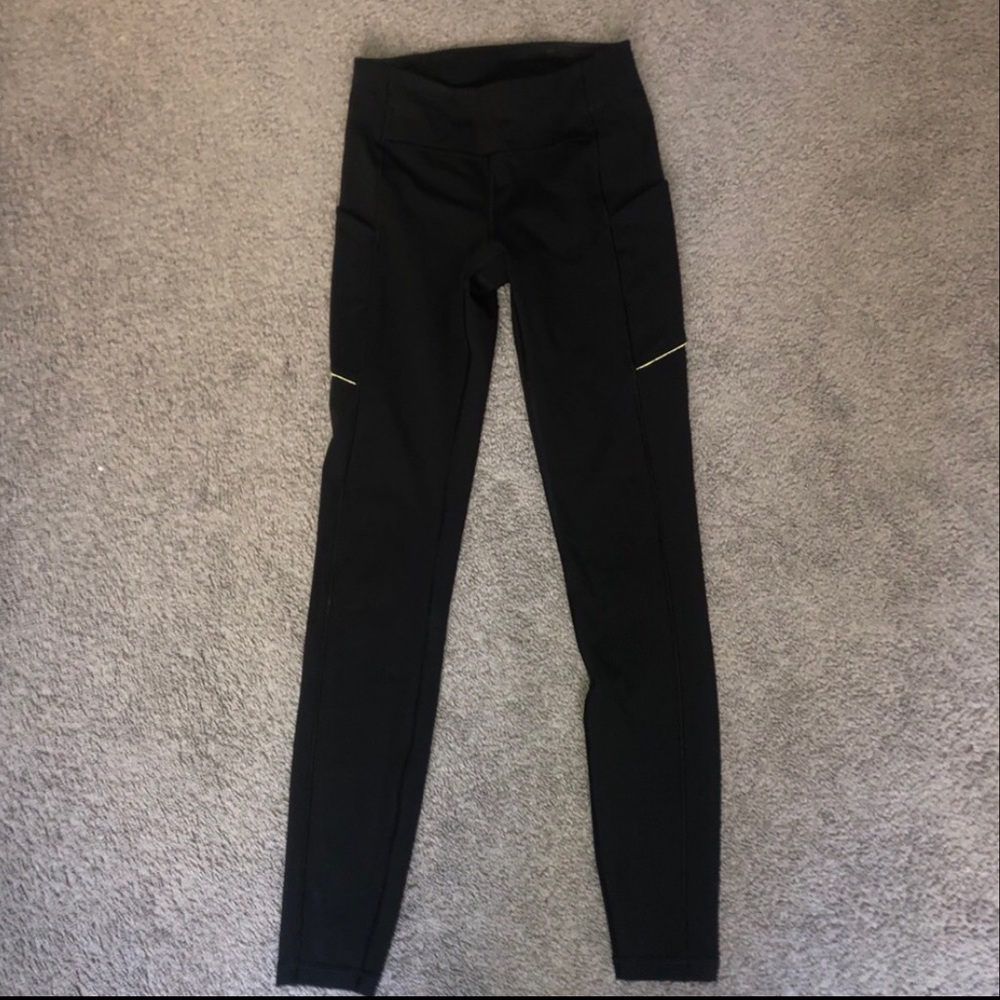 Lululemon leggings w/ pockets